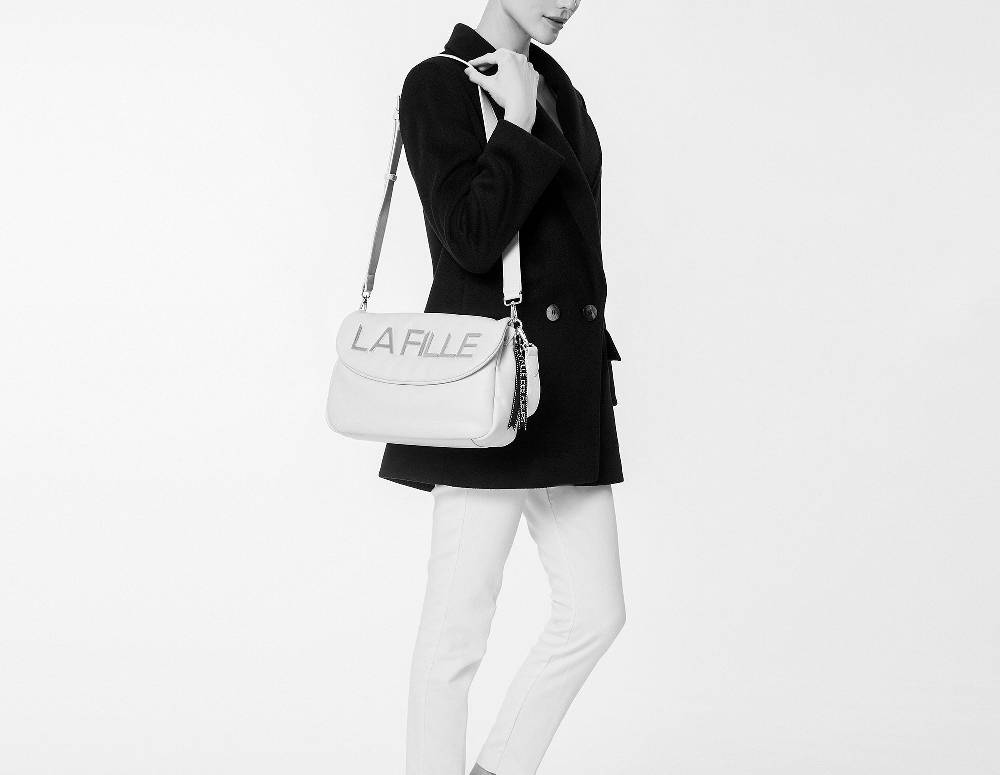 L.Pucci Odette Metal Logo Line Dirty White Hotsell