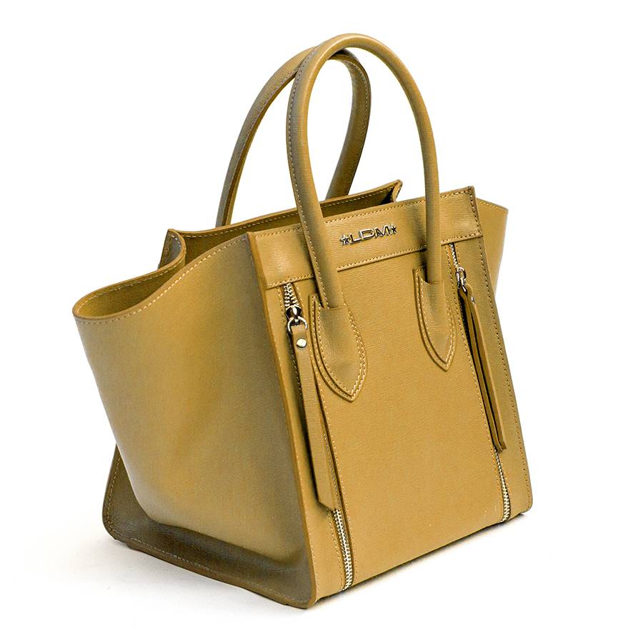 Laura Di Maggio ALIA – Borsa a trapezio in pelle saffiano senape Promozione Limitata