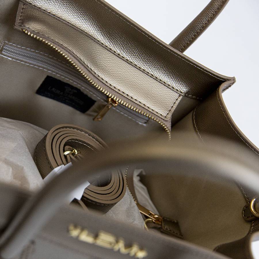 Laura Di Maggio ALIA – Borsa a trapezio in pelle saffiano bronzo Affare Del Giorno