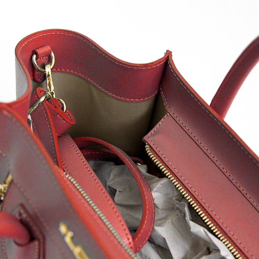 Laura Di Maggio ALIA – Borsa a trapezio in pelle saffiano corallo Prezzo Ridotto