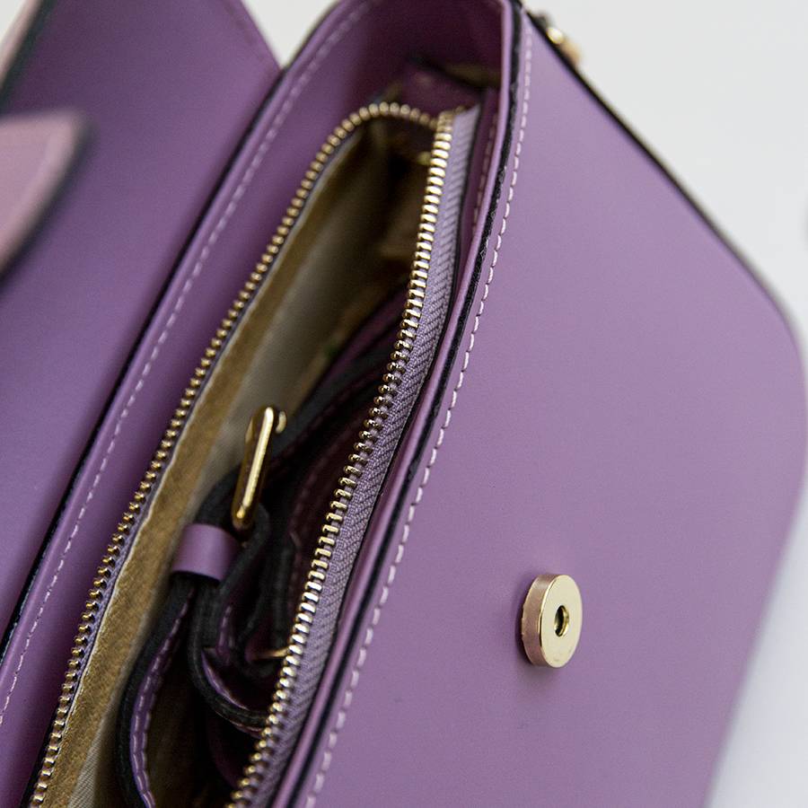 Laura Di Maggio DEA – Postina in pelle elegant lilla In Vendita