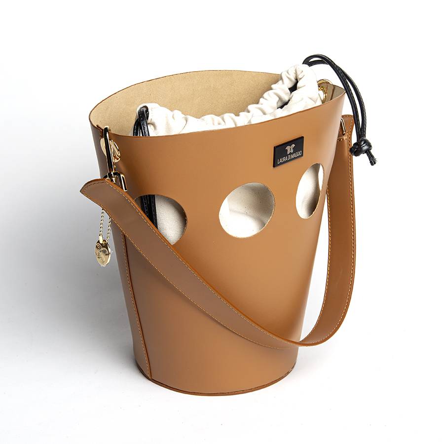 Laura Di Maggio NOAH BUCKET – Borsa in pelle elegant traforata cuoio 2025