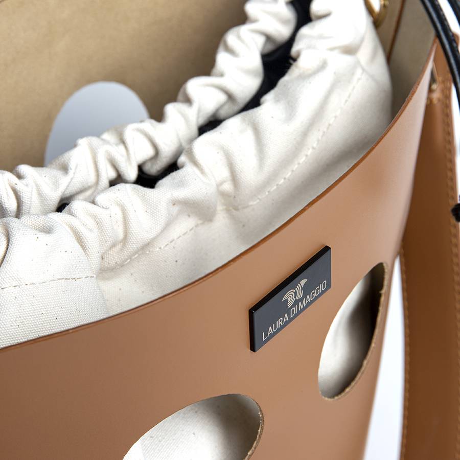 Laura Di Maggio NOAH BUCKET – Borsa in pelle elegant traforata cuoio 2025