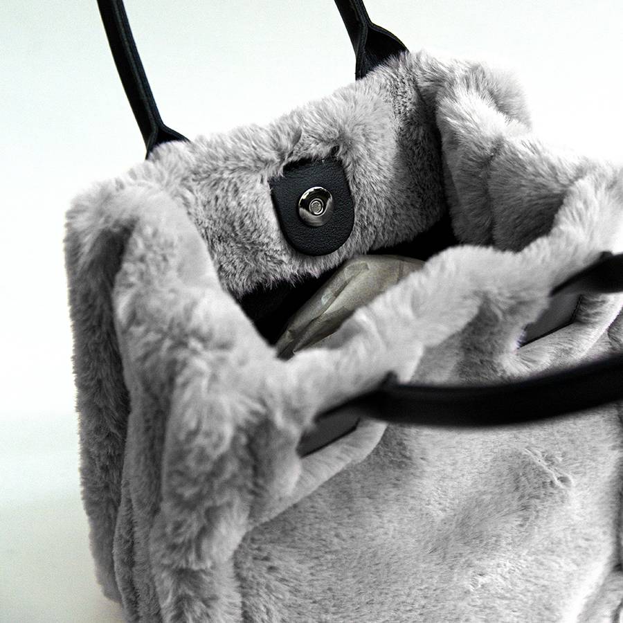 Laura Di Maggio TRUDY BIG – shopping in ecopelliccia grigia Acquista Ora
