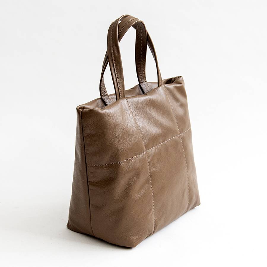 Laura Di Maggio DENISE – Tote bag in pelle nappa trapuntata taupe Offerte