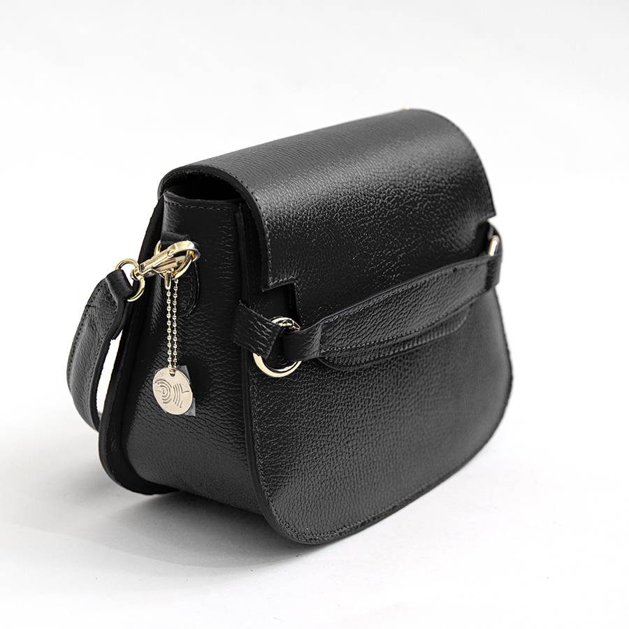 Laura Di Maggio SALLY – Postina con patta in pelle nera Consegna Veloce