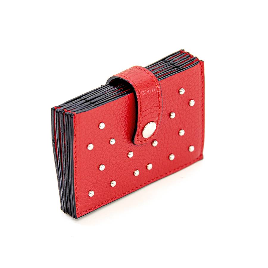 Laura Di Maggio CREDIT CARD – credit card rosso con borchie In Linea