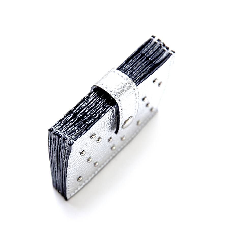 Laura Di Maggio CREDIT CARD – credit card argentato con borchie Nuovo