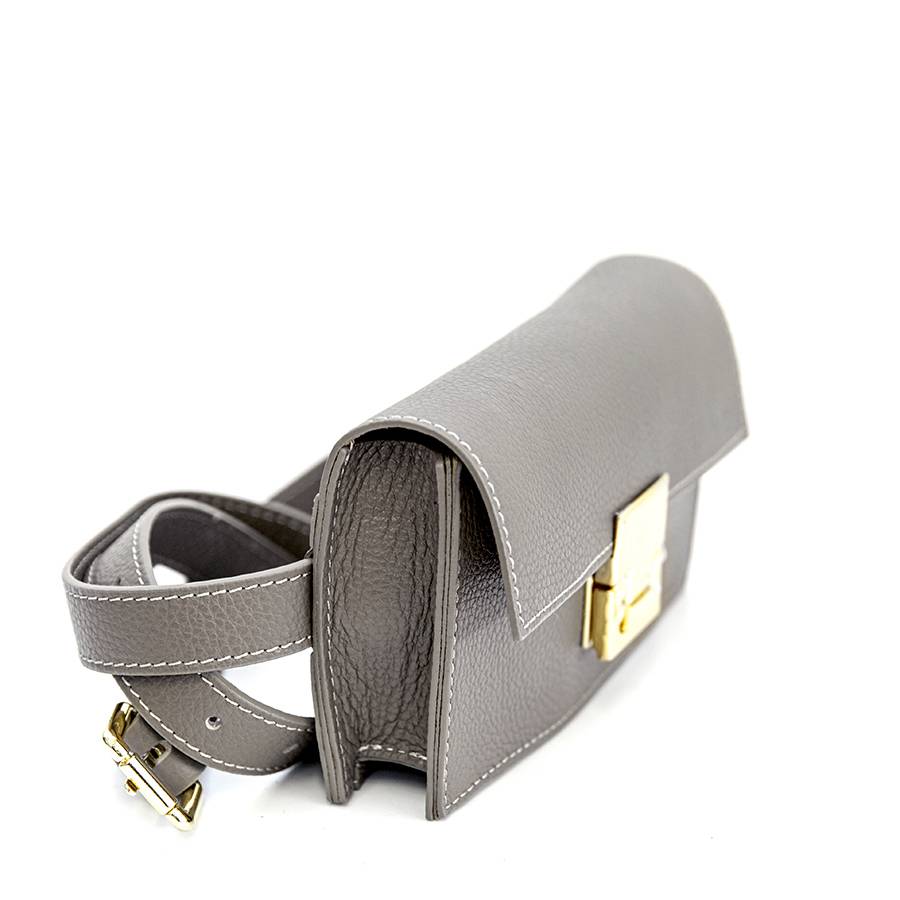 Laura Di Maggio CAROL – marsupio grigio con chiusura oro Consegna Veloce