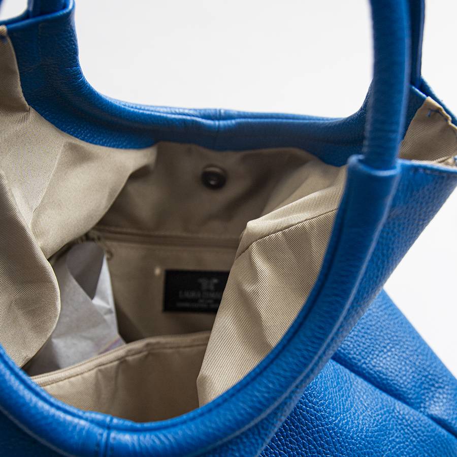Laura Di Maggio INDIA – Maxi borsa con manico tondo in pelle blu Acquista Ora