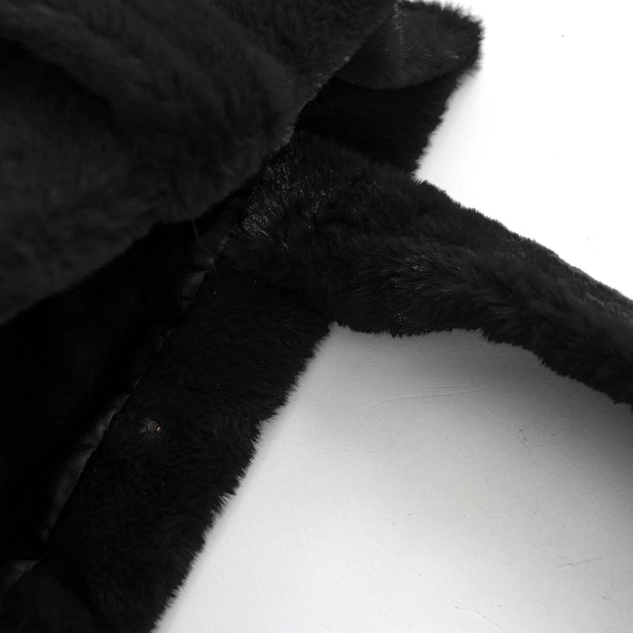 Laura Di Maggio FLUFFY – Maxi shopping in pelliccia ecologica nera Fino al 60% di sconto