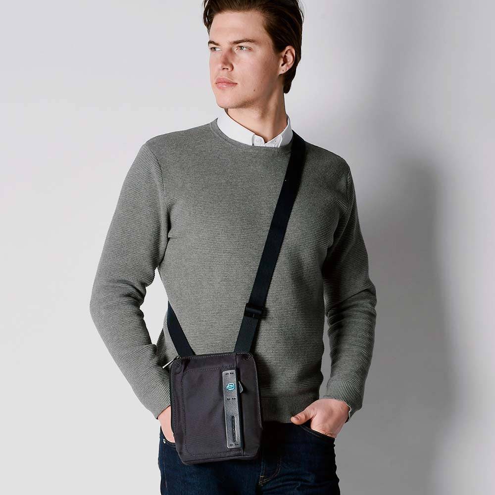 Piquadro Organised pocket cross-body bag with iPad®mini Nuova