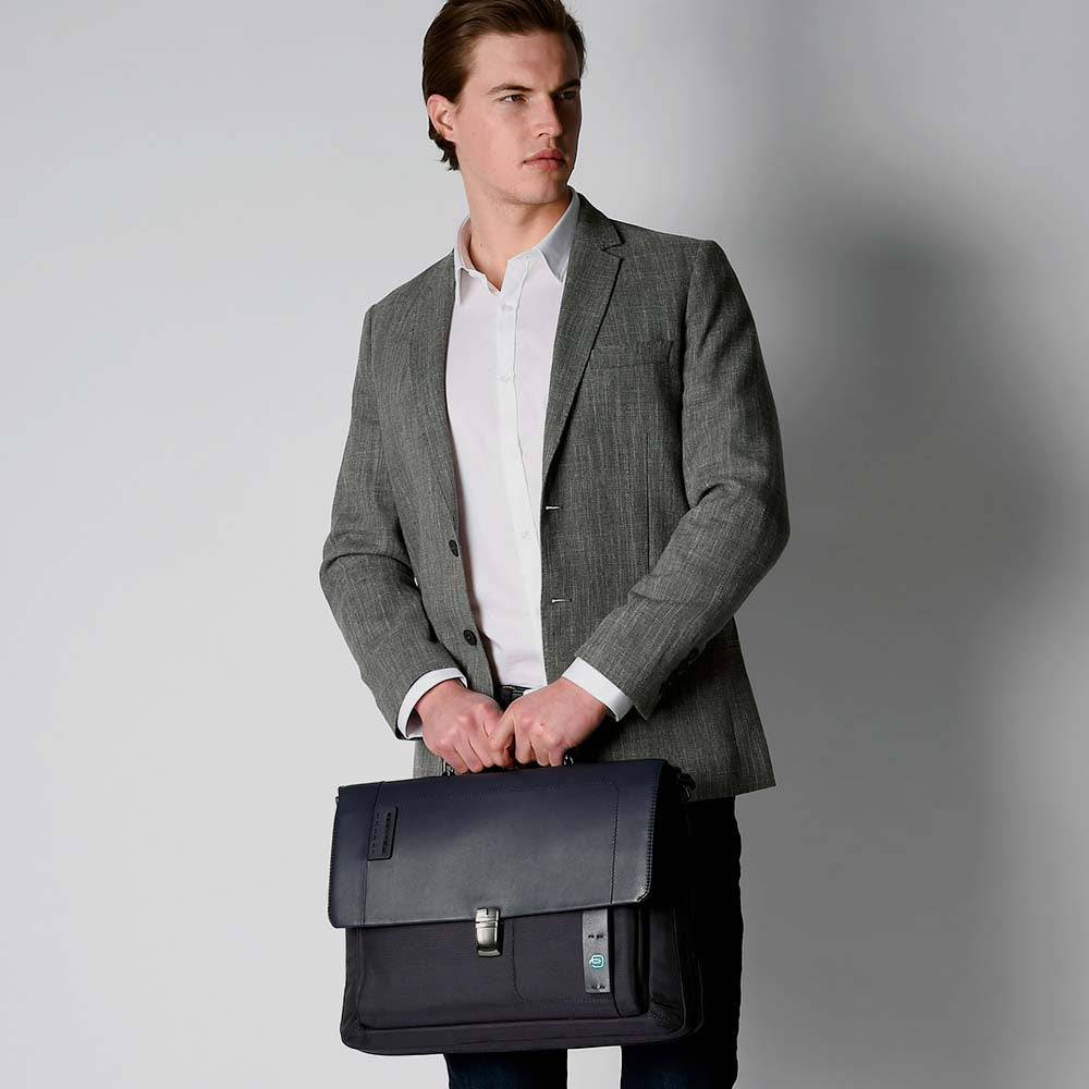 Piquadro Flap-over, expandable computer bag 15" Nuova