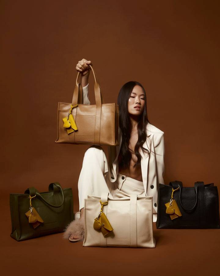 Roberta Gandolfi Tessa shopping in pelle con charms colorato e pratica tasca esterna Affare Del Giorno