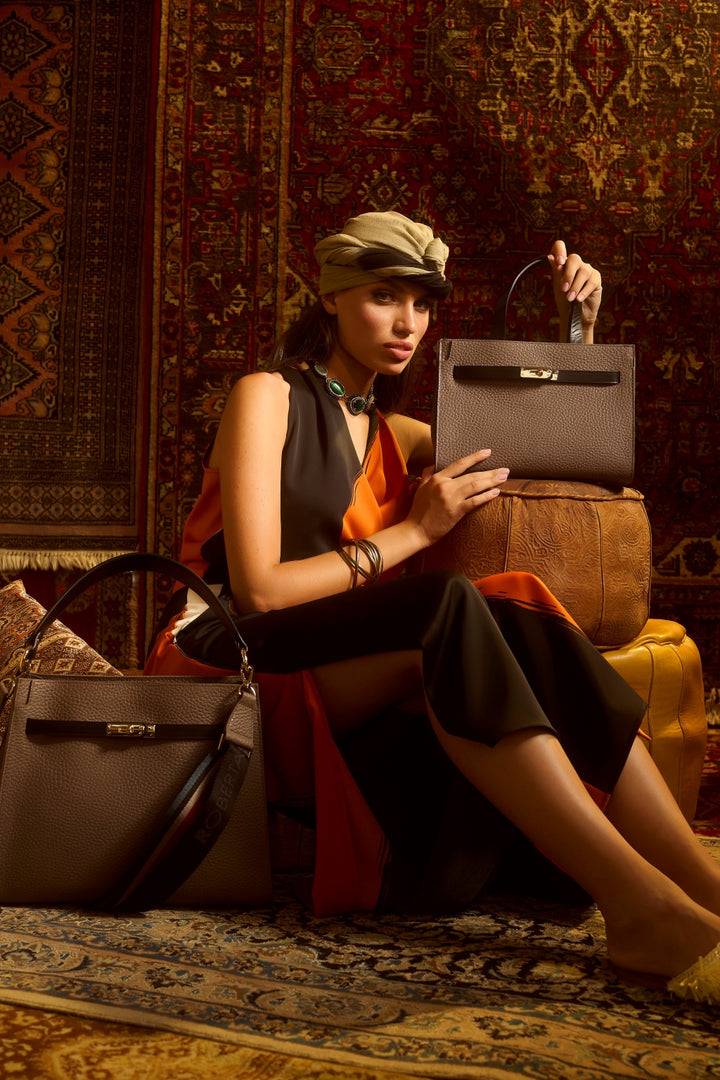 Roberta Gandolfi Frida Handbag in pelle martellata con tracolla logata in tessuto regolabile Negozi Online