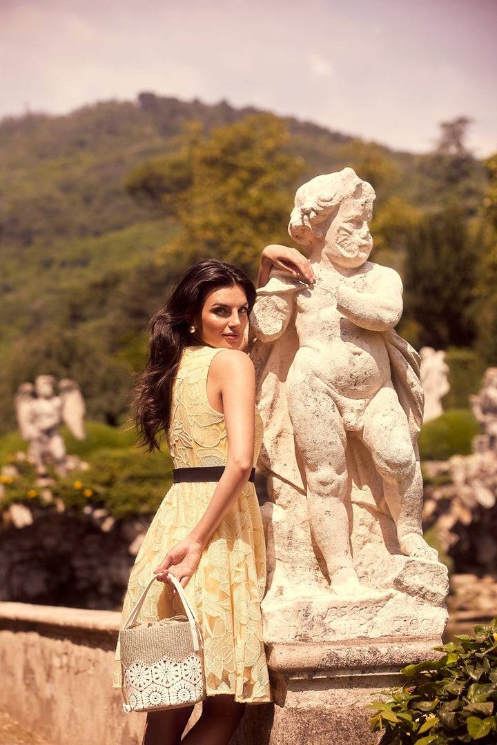 Roberta Gandolfi Giulia Bucket in rafia e pelle il pannello tagliato al laser è interamente cucito a mano con tracolla staccabile Offerta migliore