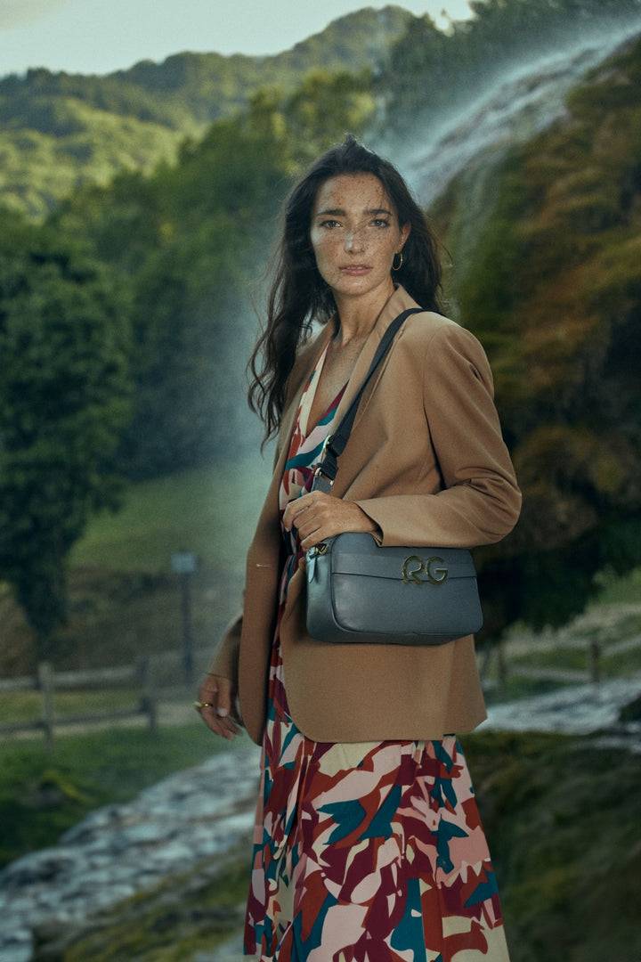 Roberta Gandolfi Dafne camera in pelle con tracolla staccabile In vendita