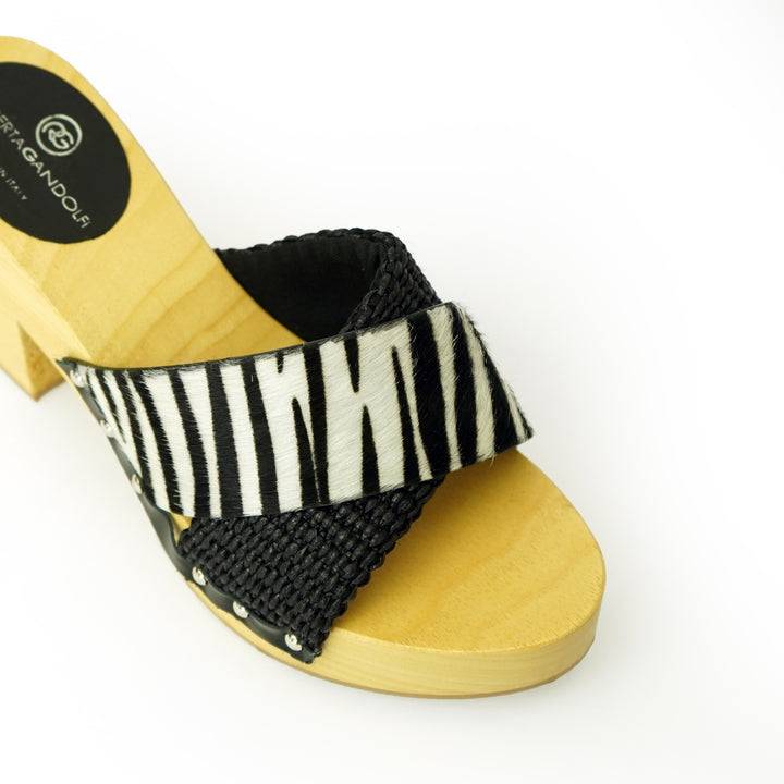 Roberta Gandolfi Diva Zebra sandali in legno incrociato con platform in rafia e pony stampa animalier Affare Del Giorno