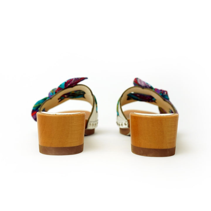 Roberta Gandolfi Lola Chain sandali in legno e pelle di vitello con fiocco stampa tropical Sottocosto