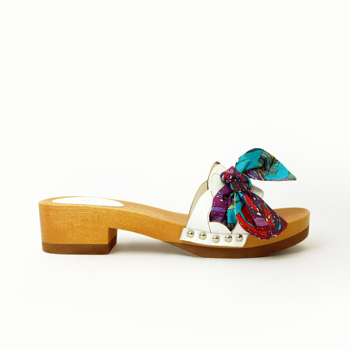 Roberta Gandolfi Lola Chain sandali in legno e pelle di vitello con fiocco stampa tropical Sottocosto