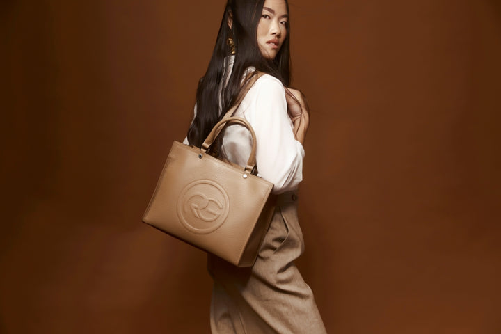 Roberta Gandolfi Roberta Pelle medium Borsa a mano in pelle con doppi spallacci per essere portata a spalla e tramezza Online