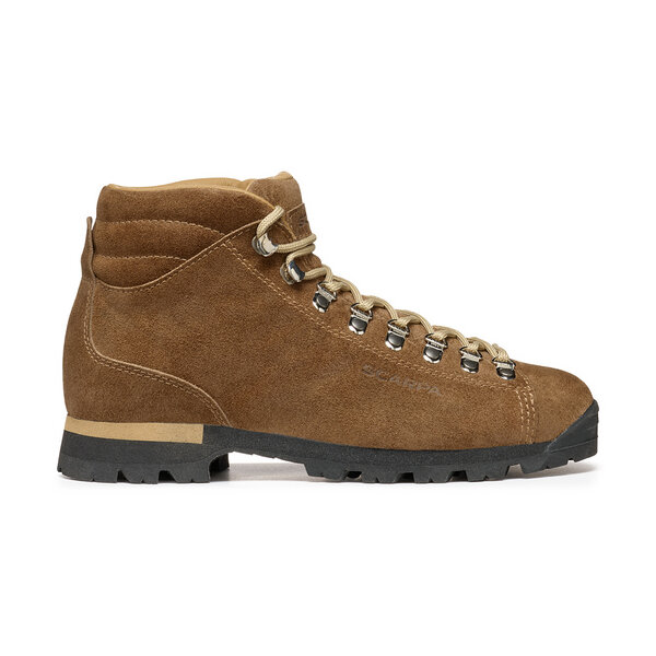 Scarpa PRIMITIVE Reinterprets the tradition style in a modern key Nuova