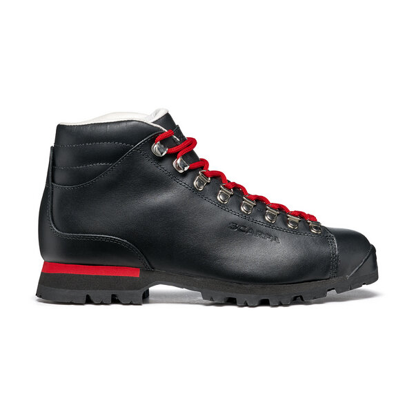 Scarpa PRIMITIVE Reinterprets the tradition style in a modern key Moda