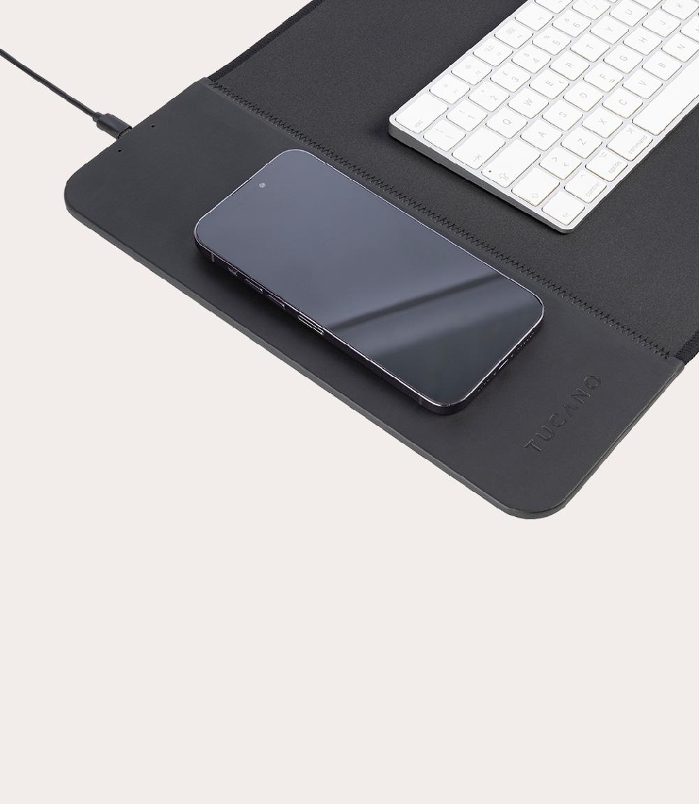 Tucano Tappeto scrivania con ricarica wireless In Vendita