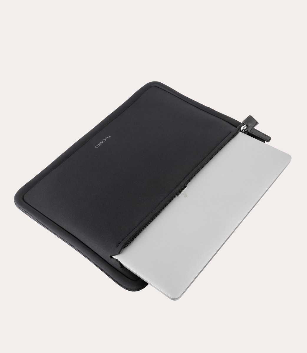 Tucano Second skin per MacBook Pro 16" Presa