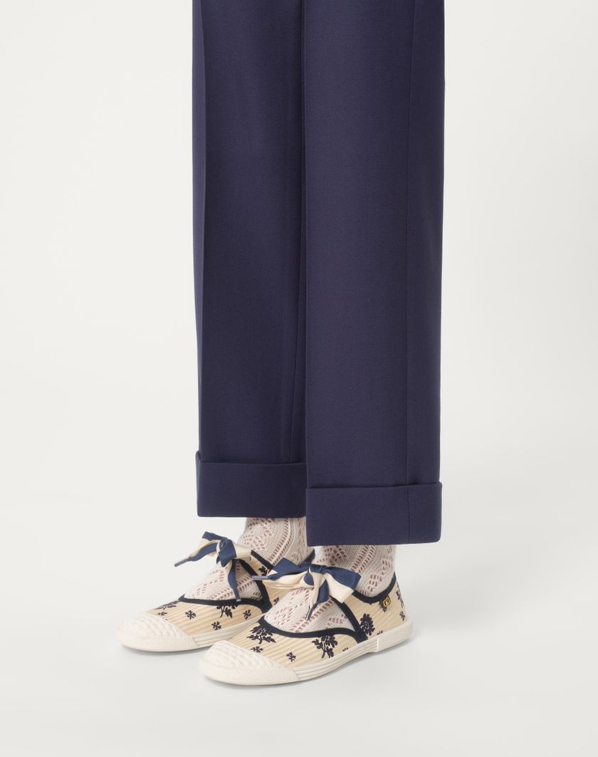 Valentino Handbags Sneaker Ballerina Bay By Bay In Tessuto Papier Floral per Donna in Blu/avorio | Valentino IT Promozione
