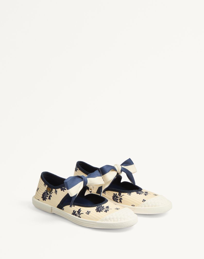 Valentino Handbags Sneaker Ballerina Bay By Bay In Tessuto Papier Floral per Donna in Blu/avorio | Valentino IT Promozione