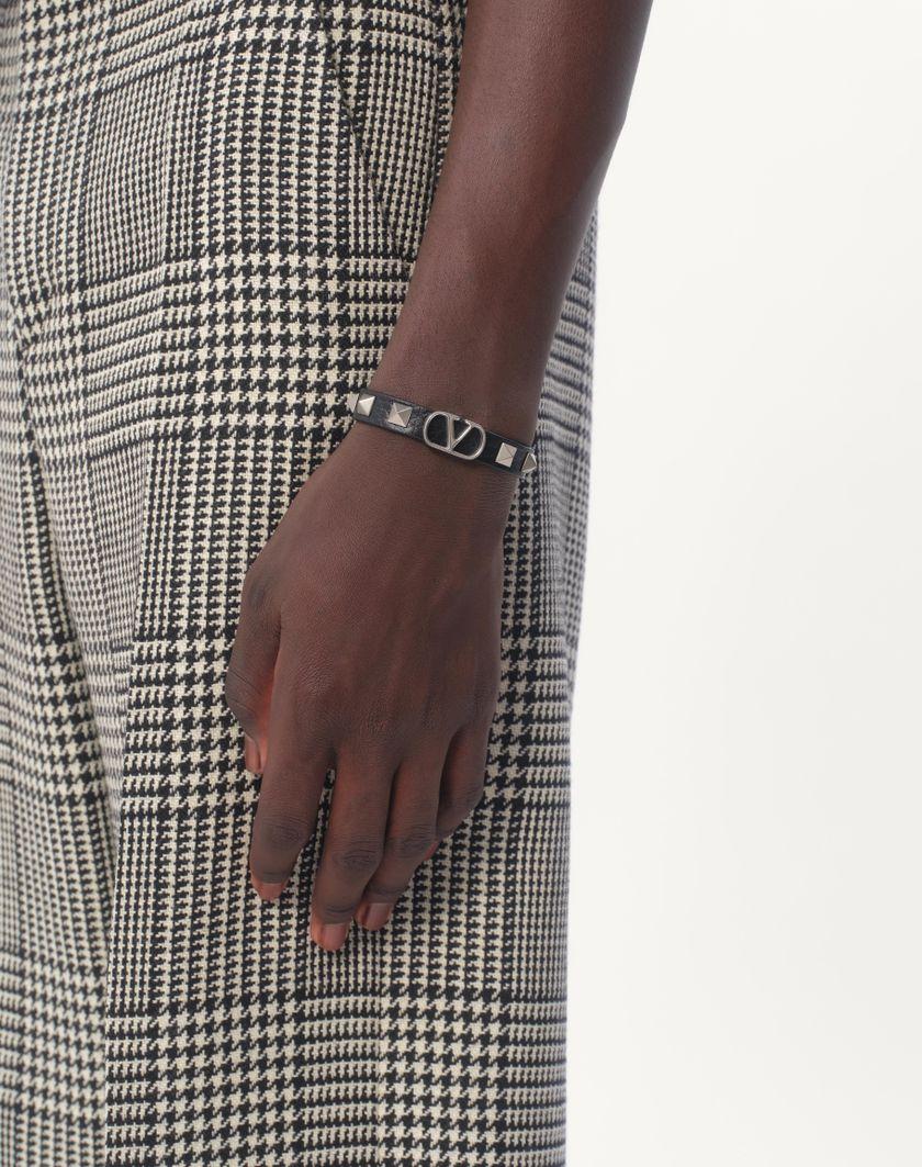 Valentino Handbags Bracciale Vlogo Signature In Vitello Granato per Uomo in Nero | Valentino IT Vendite Flash