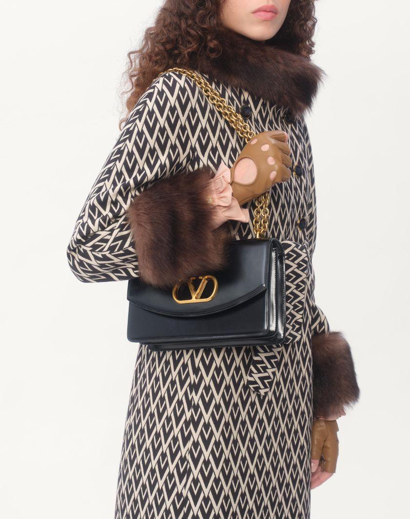 Valentino Handbags Borsa A Spalla Valentino Garavani Vain In Vitello Lucido per Donna in Nero | Valentino IT Spedizione Gratuita