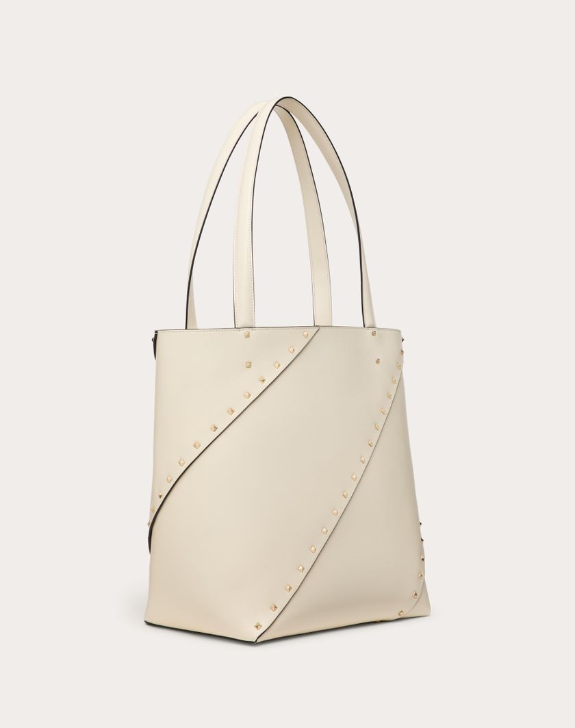 Valentino Handbags Borsa Shopping Valentino Garavani Valentino Garavani Rockstud Wispy In Vitello per Donna in Tabacco | Valentino IT Negozio