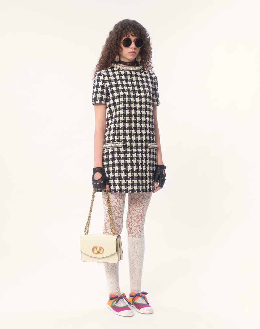 Valentino Handbags Abito Corto In Damier Light Tweed Ricamato per Donna in Avorio/nero | Valentino IT In Saldo