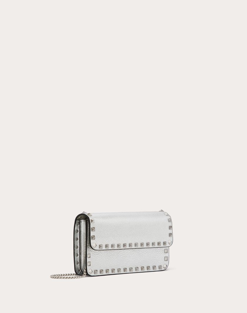 Valentino Handbags Portafoglio Con Catena Rockstud In Vitello Granato Metallizzato per Donna in Argento | Valentino IT Offerte
