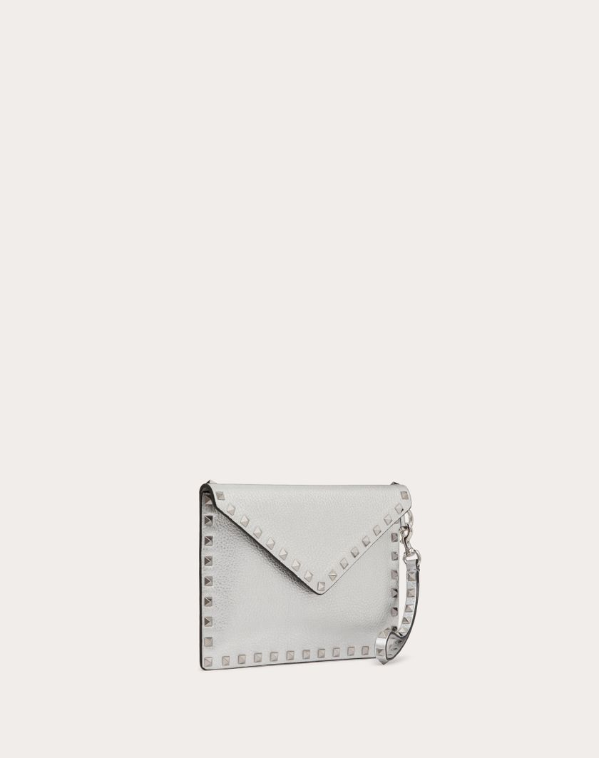 Valentino Handbags Pochette Rockstud In Vitello Granato Metallizzato per Donna in Argento | Valentino IT Saldi Di Fabbrica