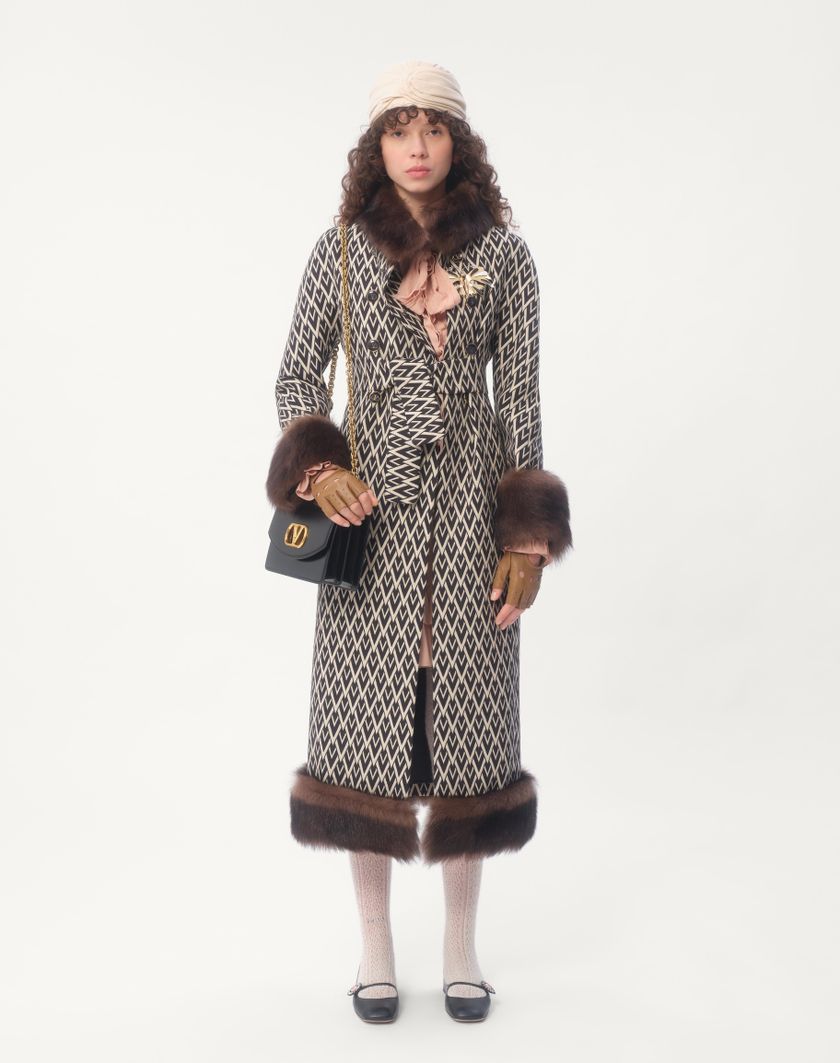 Valentino Handbags Cappotto In Jacquard Toute La V per Donna in Nero/avorio | Valentino IT Vendita