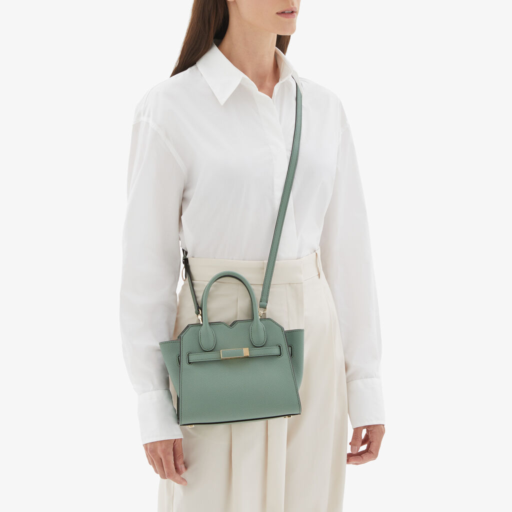 Valextra Borsa a Tracolla Milano Micro | Pelle di vitello Millepunte Soft | Verde Eucalipto | Valextra 2025