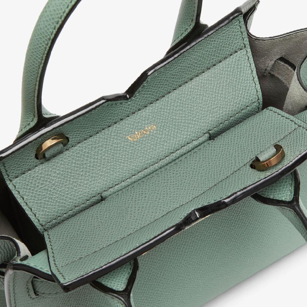 Valextra Borsa a Tracolla Milano Micro | Pelle di vitello Millepunte Soft | Verde Eucalipto | Valextra 2025