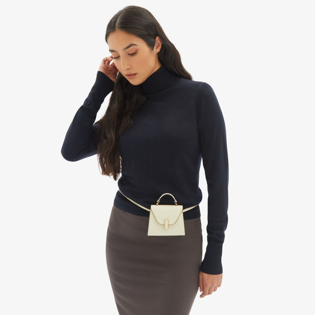 Valextra Borsa da cintura in pelle bianca con tracolla | Valextra Iside Italy