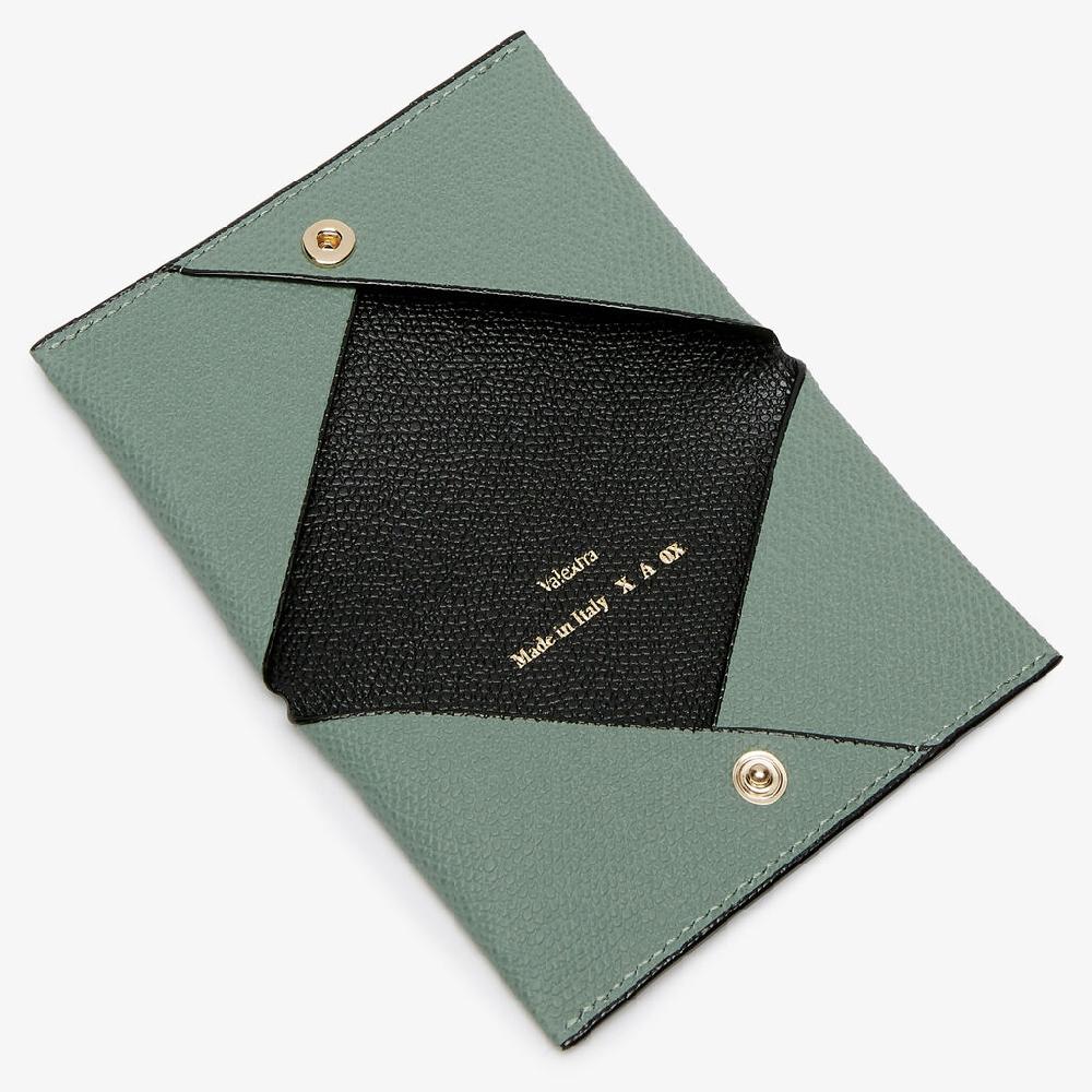 Valextra Porta Carte con Bottone | Pelle di vitello Millepunte | Verde Eucalipto/Nero | Valextra Nuova