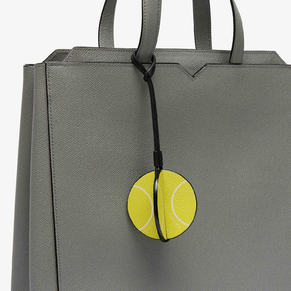 Valextra Charm palla da tennis Donna in Pelle Gialla e Nera | Valextra In Linea