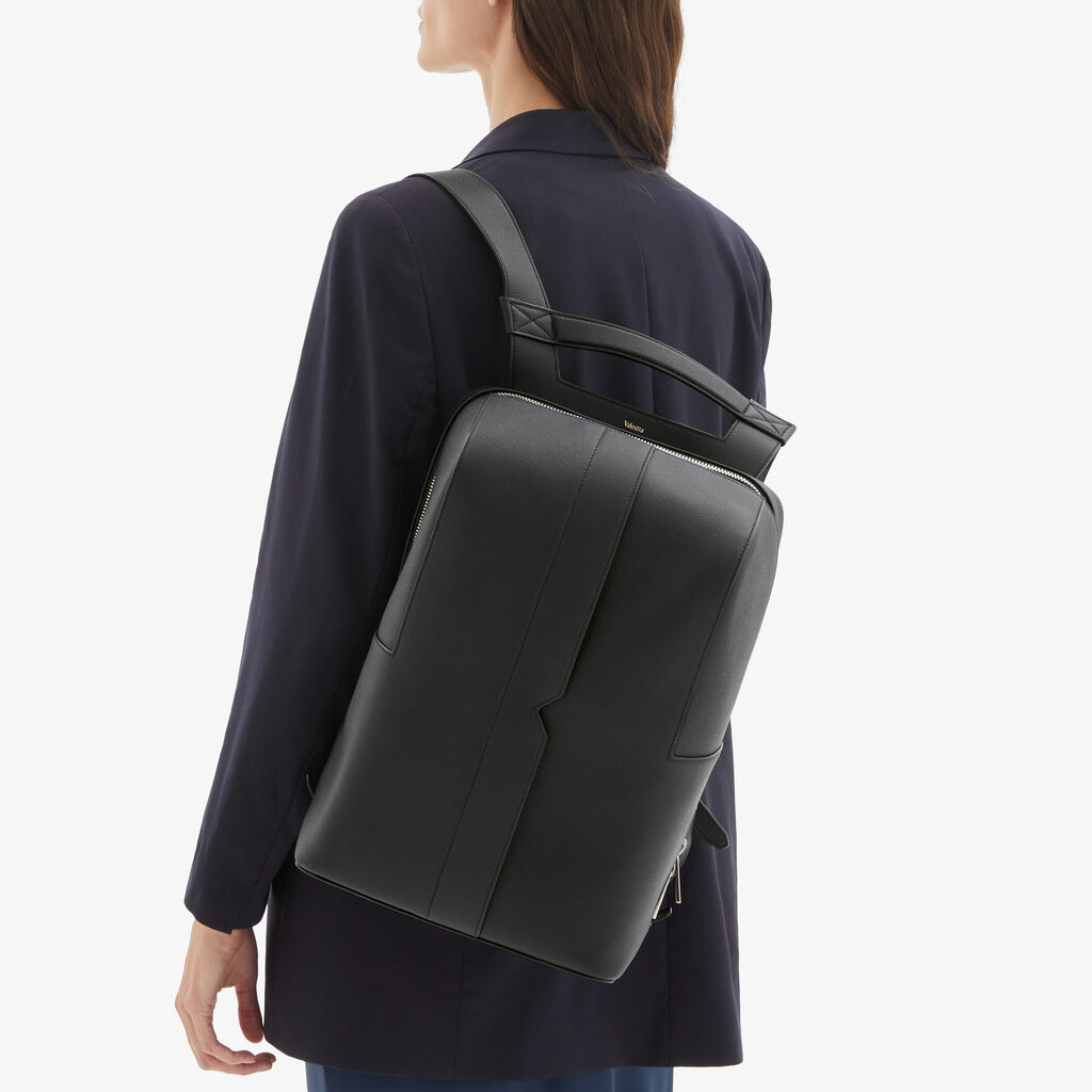 Valextra Zaino V-Line | Pelle di vitello Millepunte Soft | Nero | Valextra Nuovo