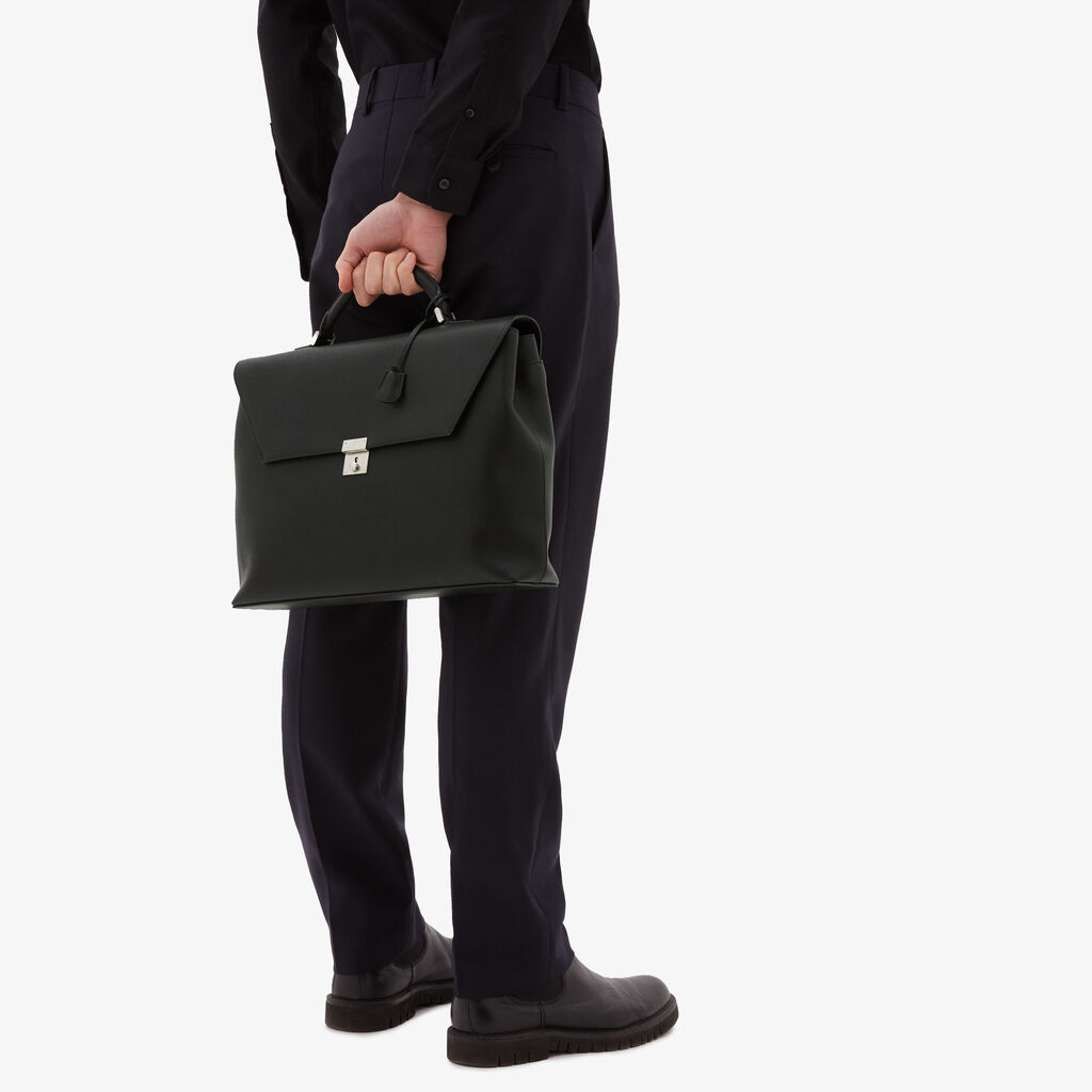 Valextra Valextra Avietta: Borsa business Media in Pelle Nera Vendita Economica