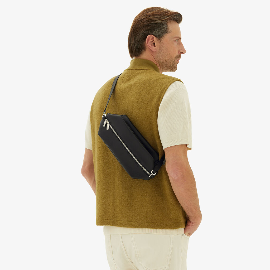 Valextra Borsa a tracolla da Donna Media in Pelle Nera | Valextra In Saldo