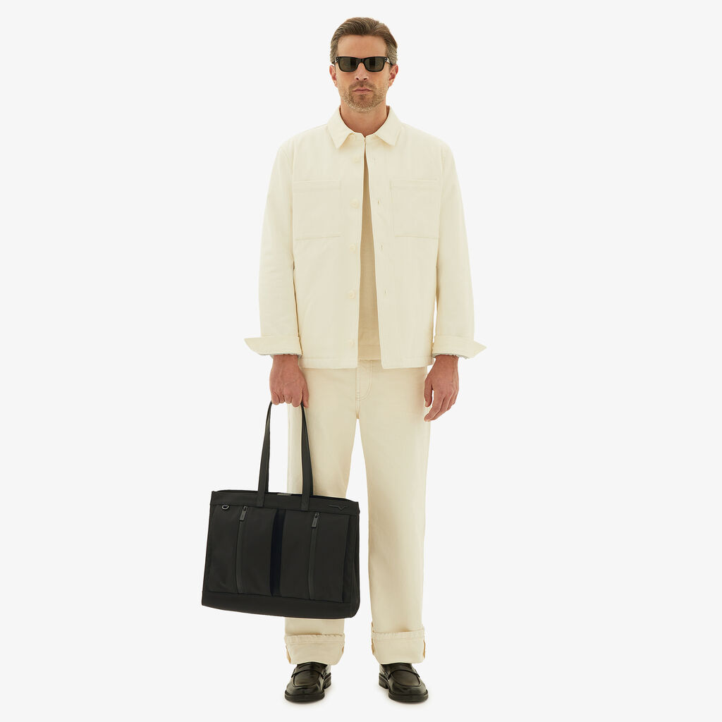 Valextra Borsa shopping in Nylon rigenerato e Pelle Nera | Valextra 2025