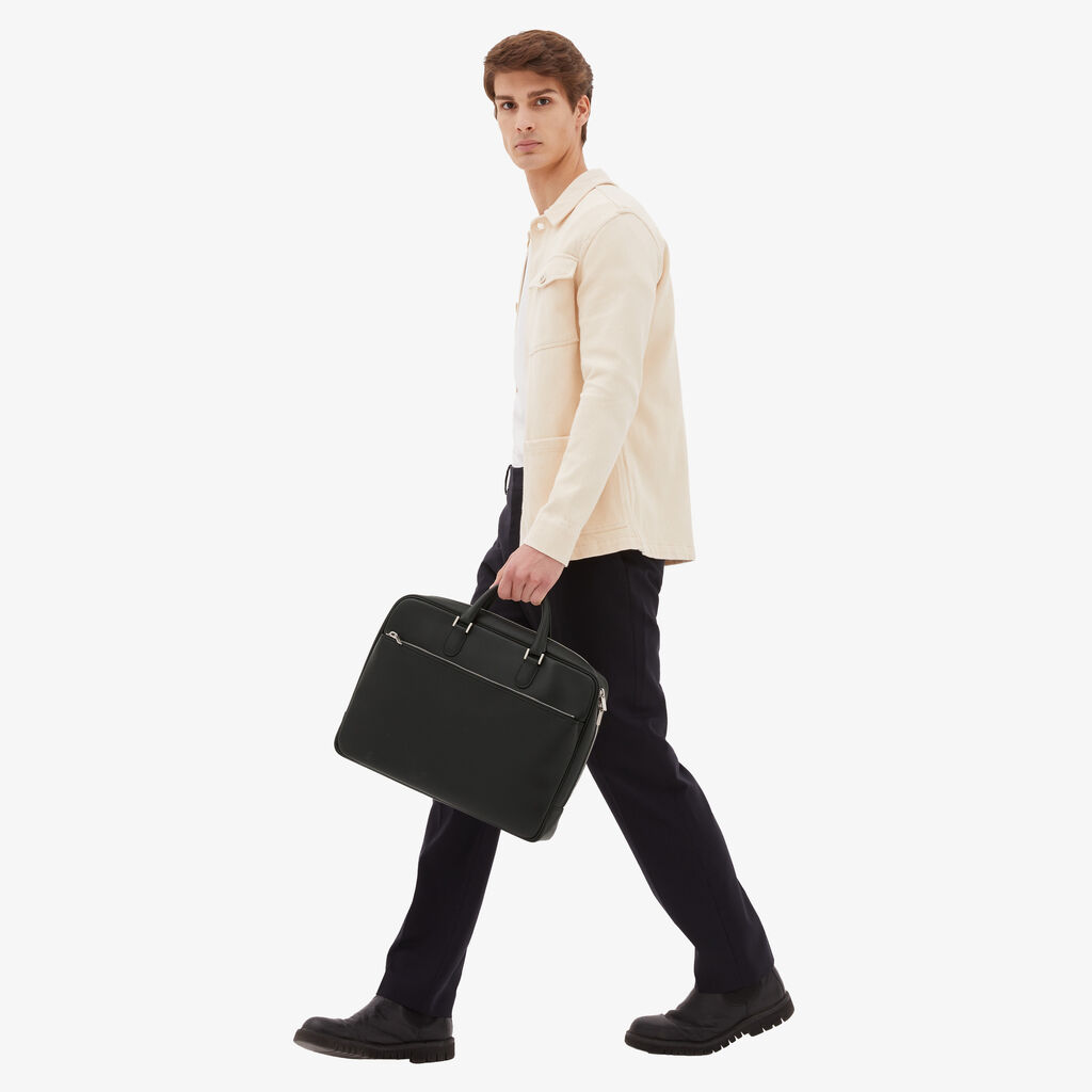 Valextra Borsa business Media in Pelle Nera | Valextra Avietta 2025