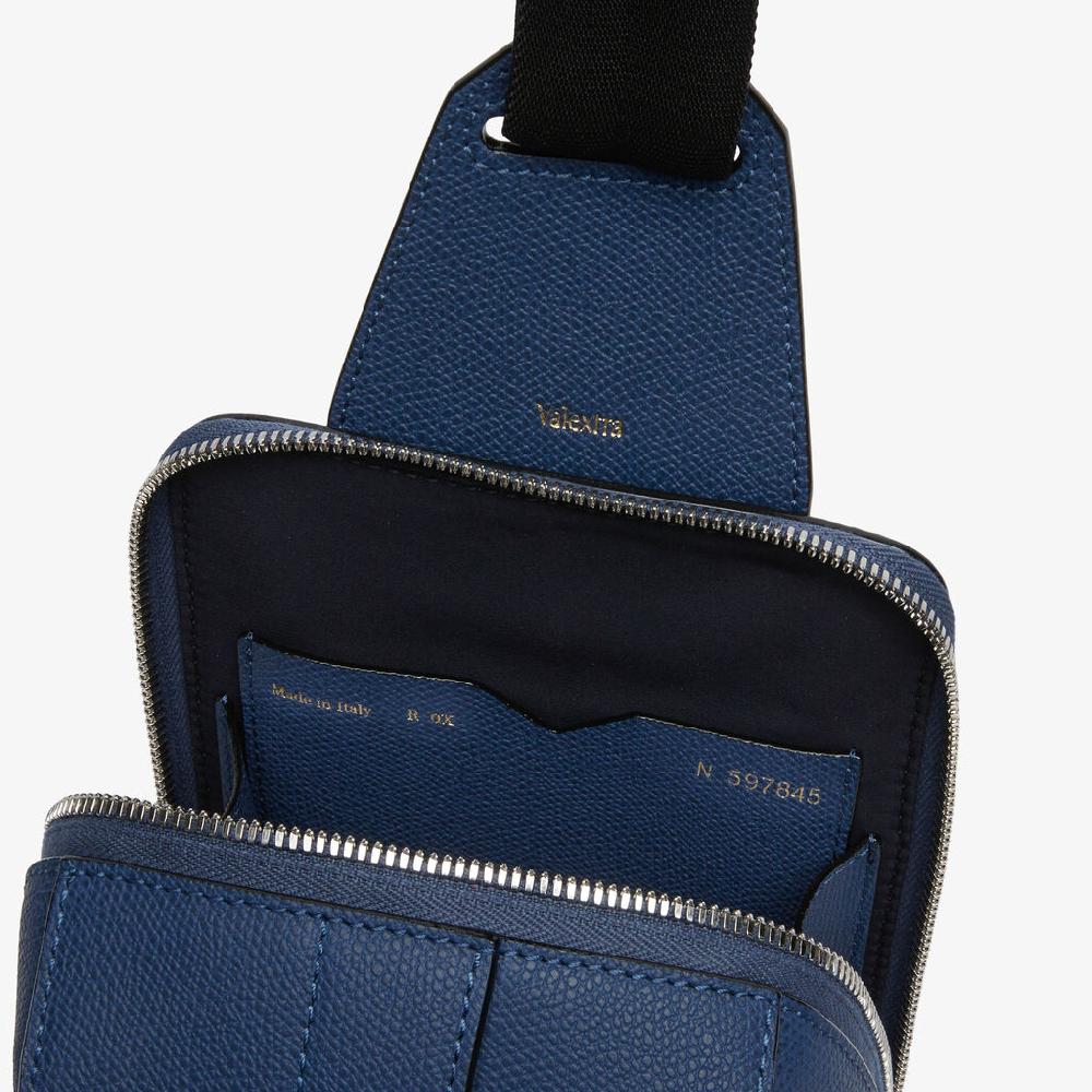 Valextra Zaino monospalla Uomo in Pelle Blu Zaffiro | Valextra V-Line Acquista Ora