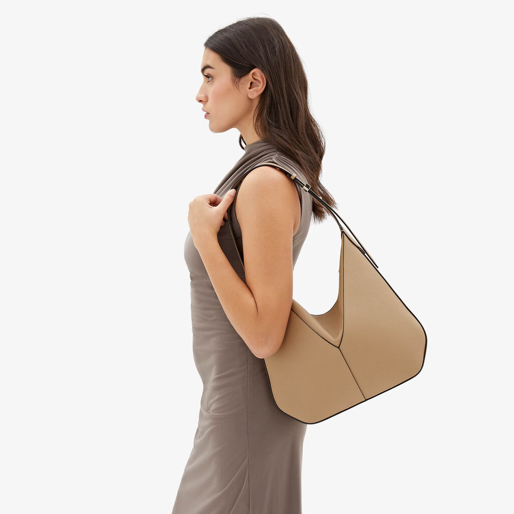 Valextra Borsa hobo da Donna di Lusso in Pelle rigida Beige | Valextra Vivi Sottocosto
